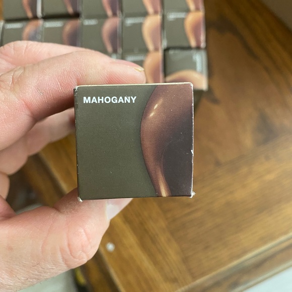 BECCA Cosmetics Ultimate Coverage 24 Hr Foundation MAHOGANY - Picture 2 of 6